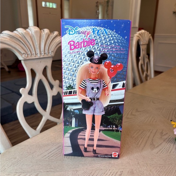 Disney fun Barbie doll - Picture 2 of 2